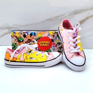 CONVERSE Chuck Taylor All-Star Looney Tunes Tweety Bird Sneakers Size 2